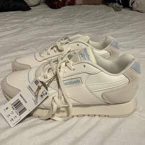 NWT Reebok women's Glide sneaker